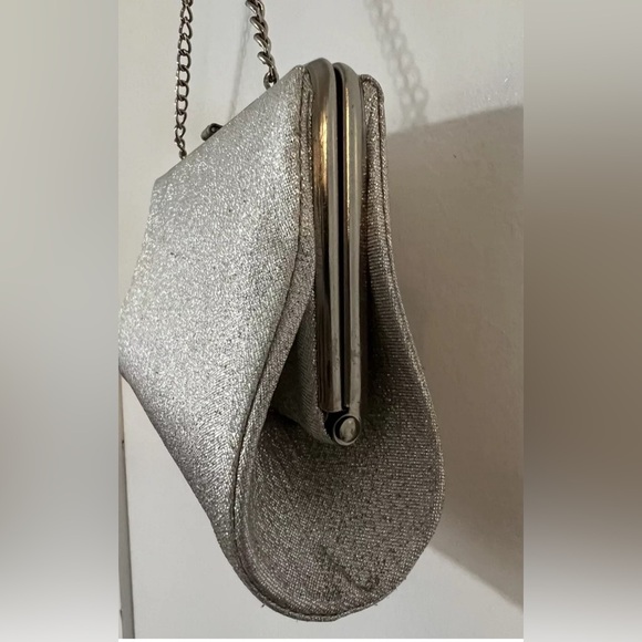 Vintage Silver Clutch Purse Leaf Clasp Hidden Chain MCM Metallic Textured Fabric - Picture 3 of 13